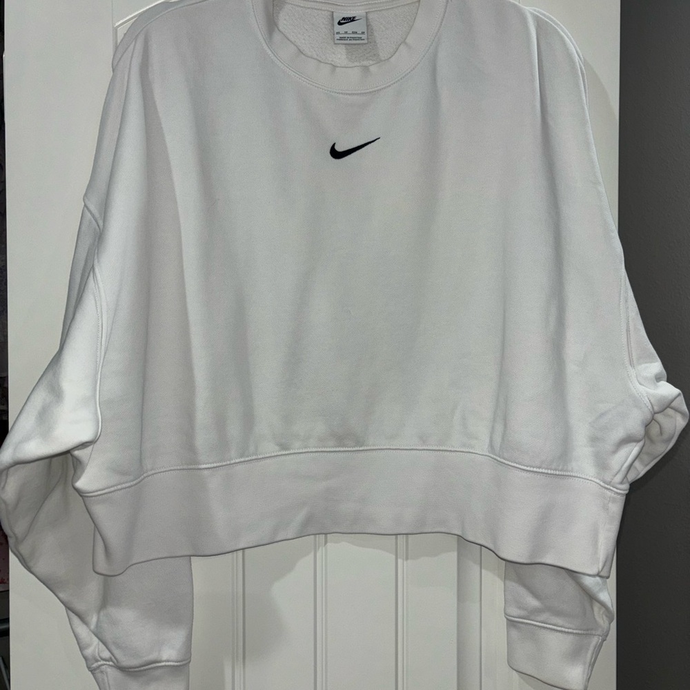 Nike White Crewneck Sweatshirt